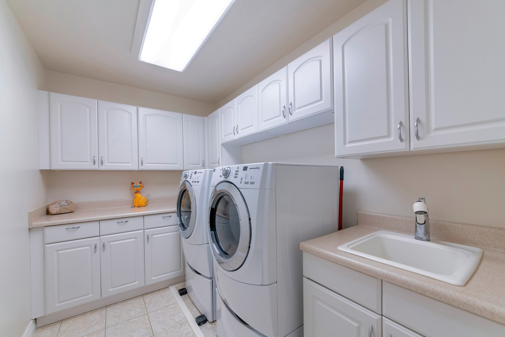 Modern laundry room cabinet design